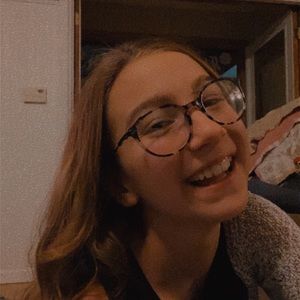 Meet your Posher, Chloe